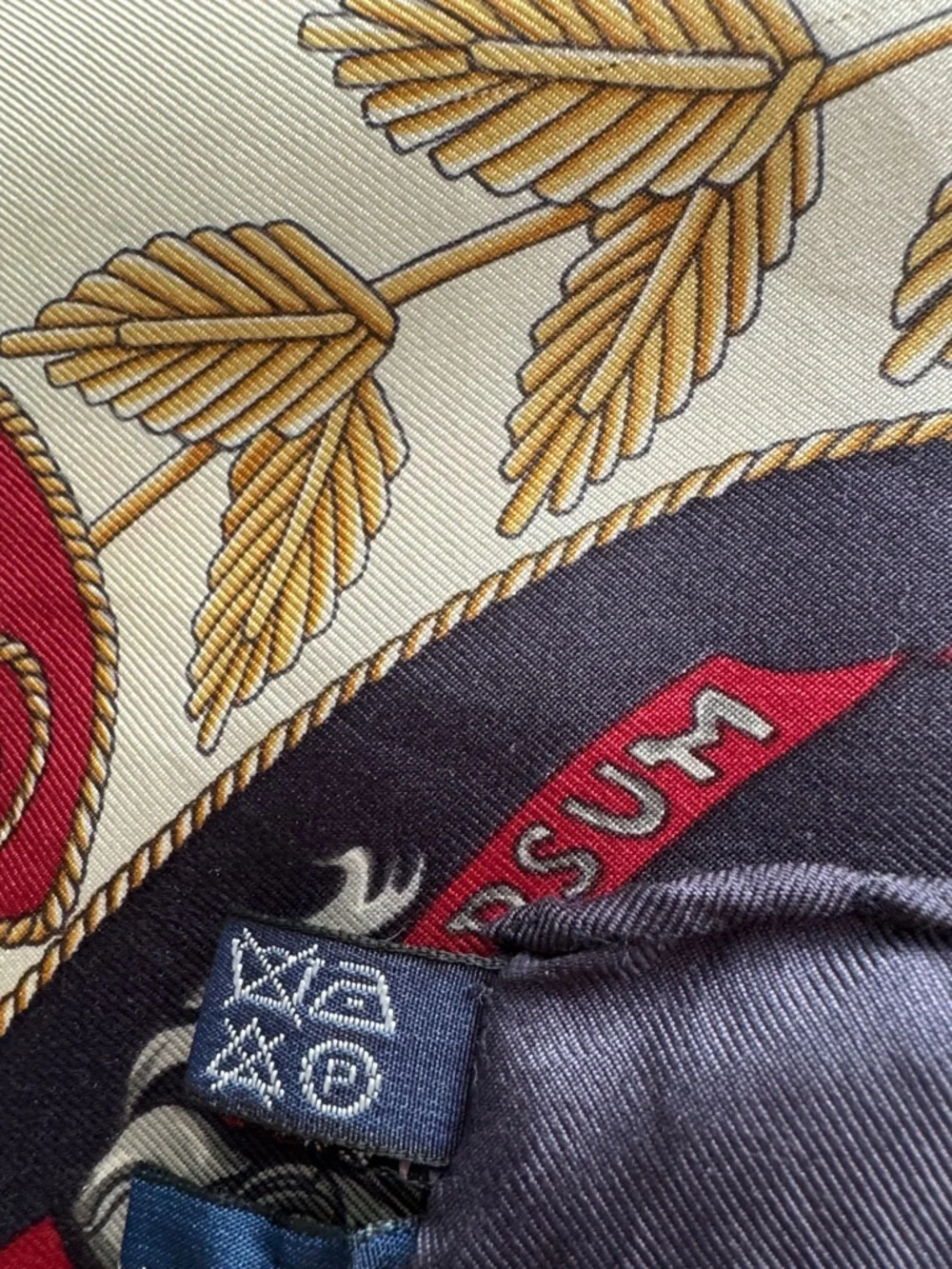 Burberrys Vintage Crest Logo Silk Scarf in Ivory, Navy & Green